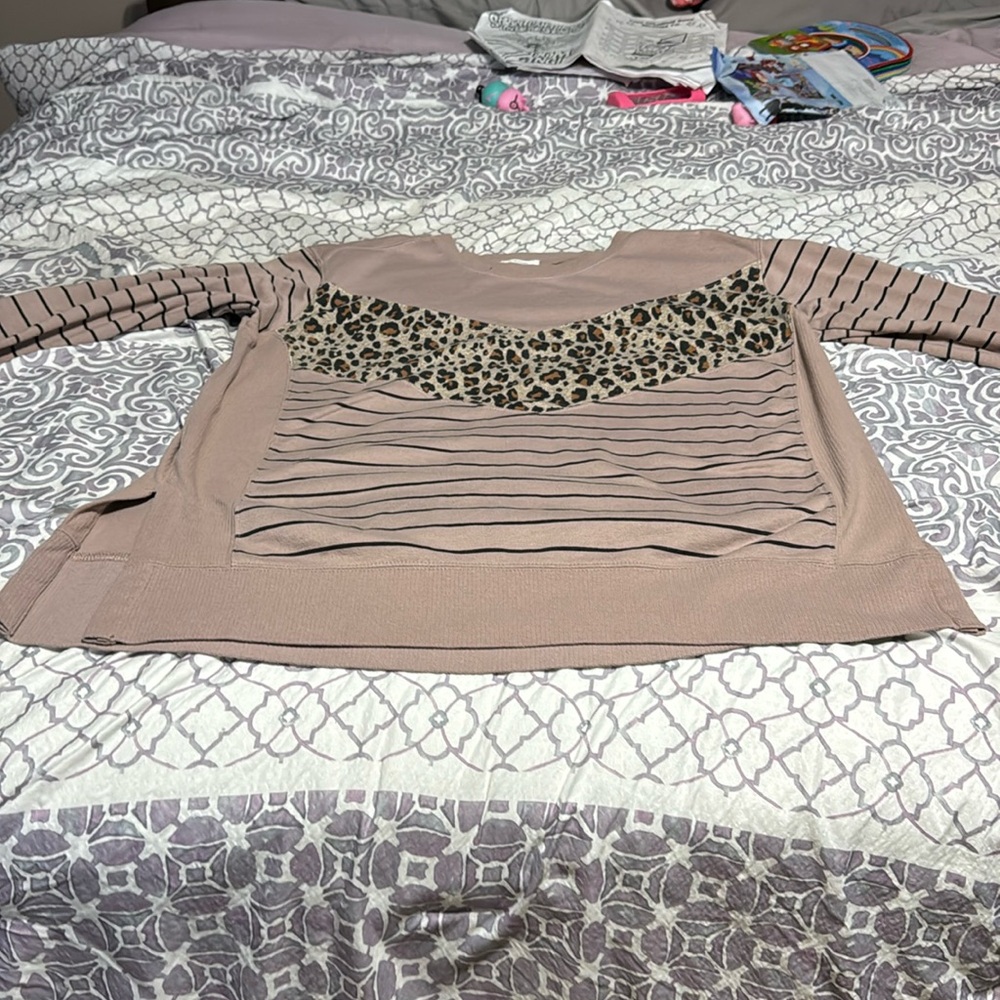 Long sleeve cheetah print